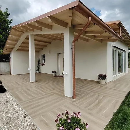 Aurora Bed & Breakfast 4*