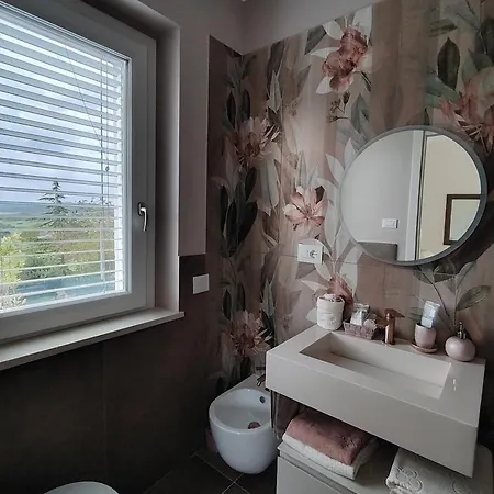 Aurora فندق مبيت وإفطار غوبيو