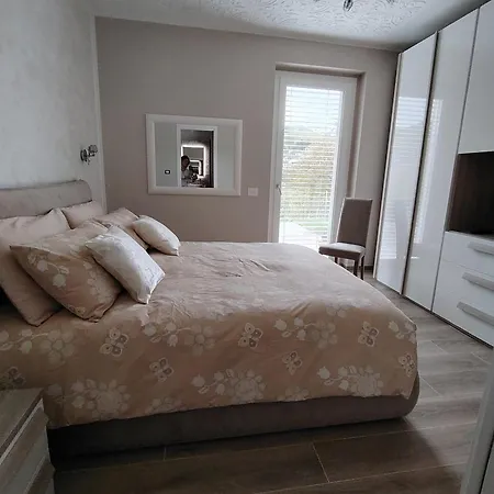 Aurora فندق مبيت وإفطار غوبيو